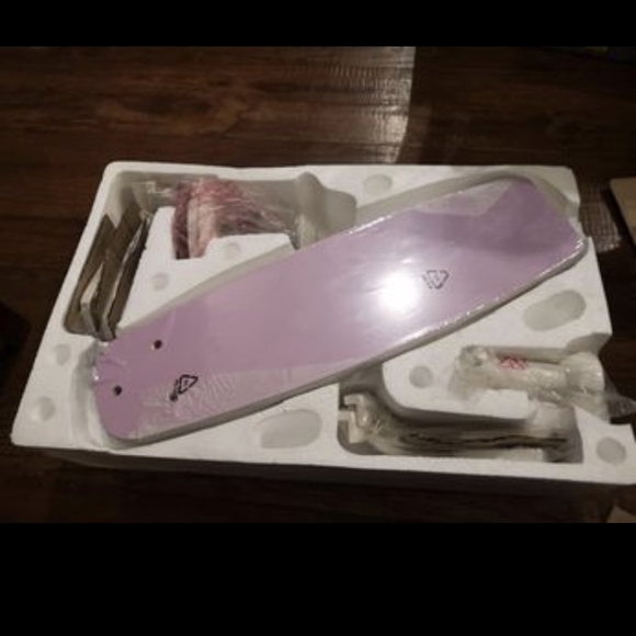 Harbour breeze 44 inch fan fixture. New in box, with lifetime warranty. - Picture 3 of 8